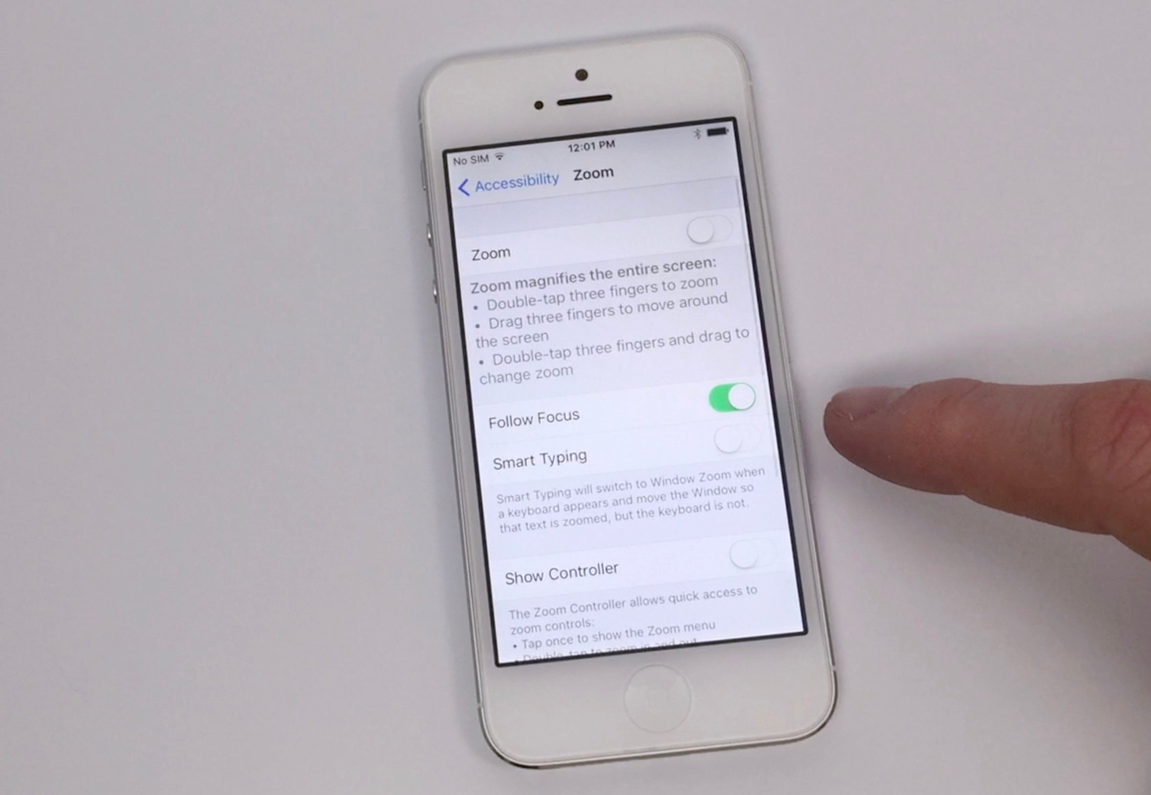 how to un magnify screen iphone