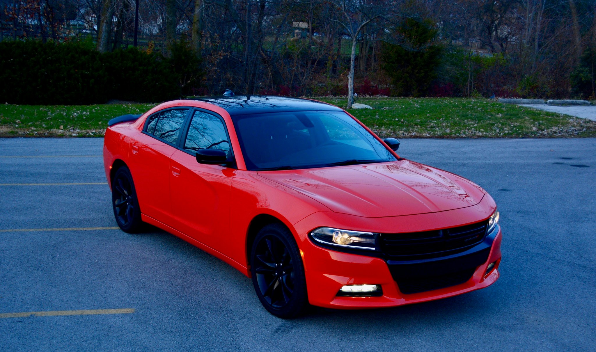 2016 Dodge Charger SXT Technology & Safety.