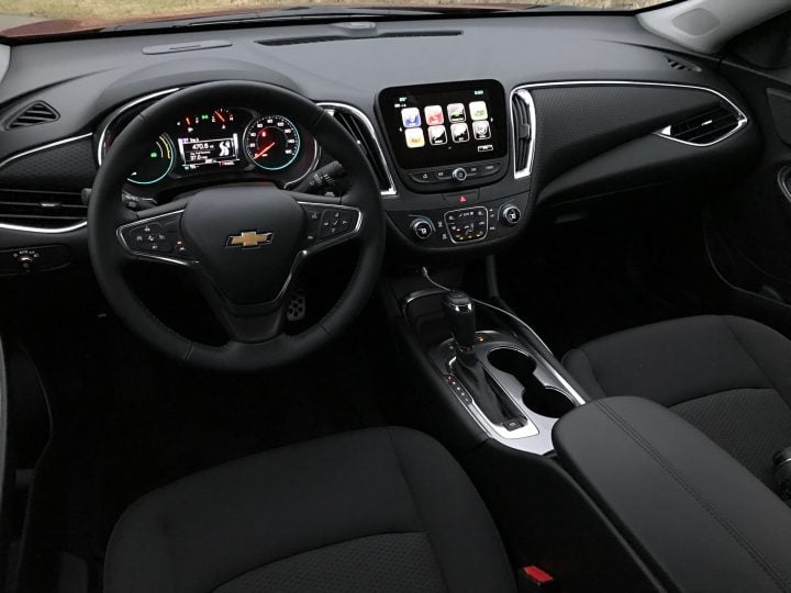 The 2017 Chevy Malibu interior alternates between cloth and plastic. 