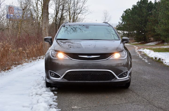 2017-chrysler-pacifica-review-7