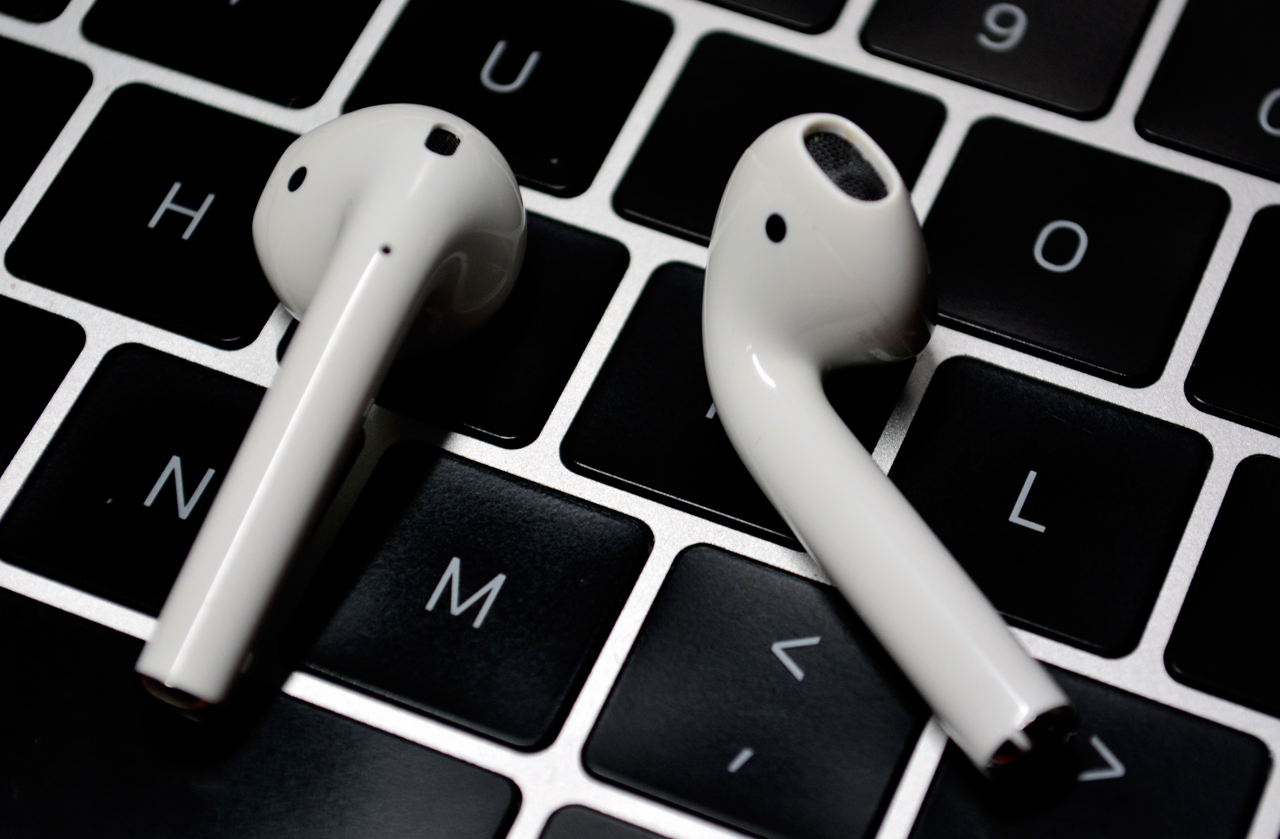 How to fix AirPods Mac connection problems.