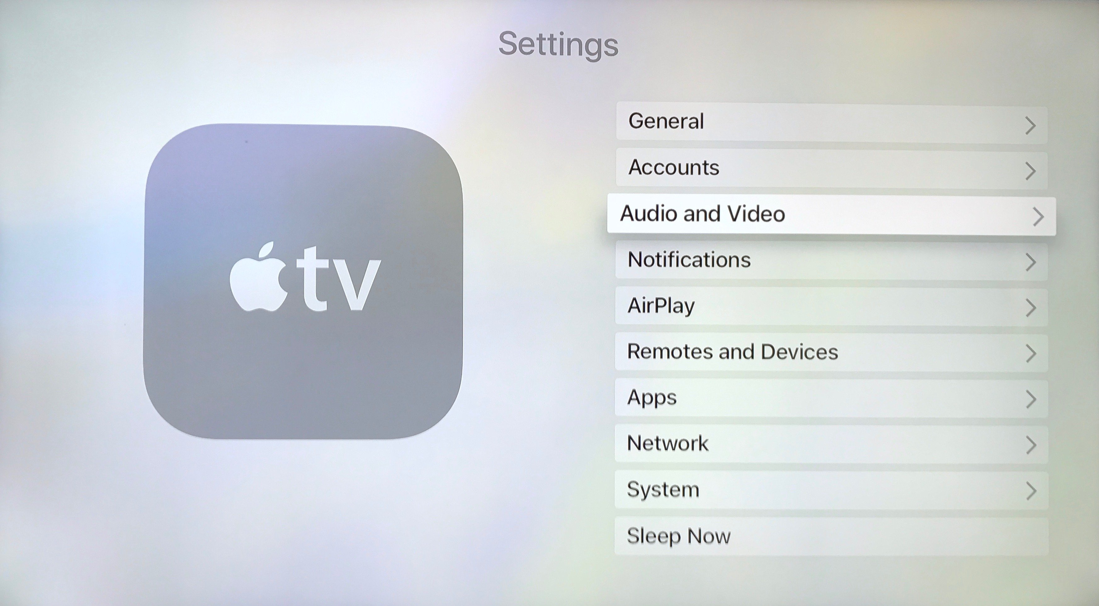 Как выключить airpods max. Apple TV настройка сети. Настройка Apple TV китайский. Кнопка поделиться аудио Apple TV. Как подключить AIRPODS К Apple TV.