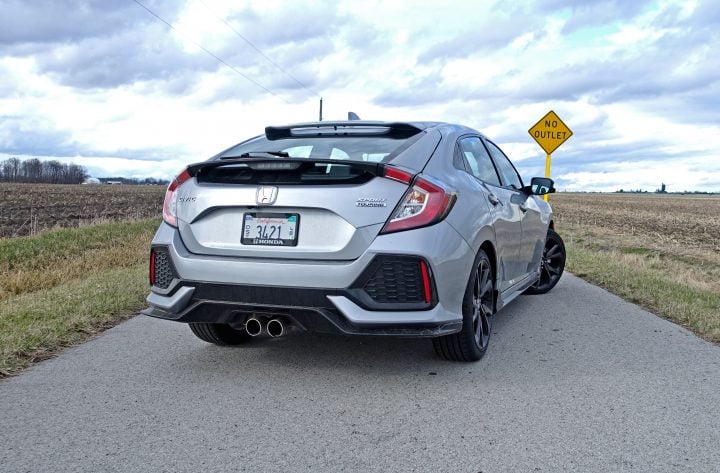 We love the aggressive, sporty design of the 2017 Honda Civic Hatchback Sport Touring.