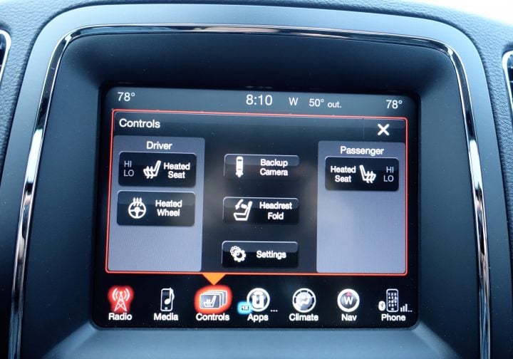 Control some car options from the screen.