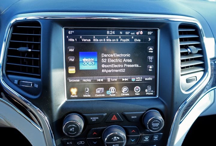 There is a capable infotainment system in the Grand Cherokee.