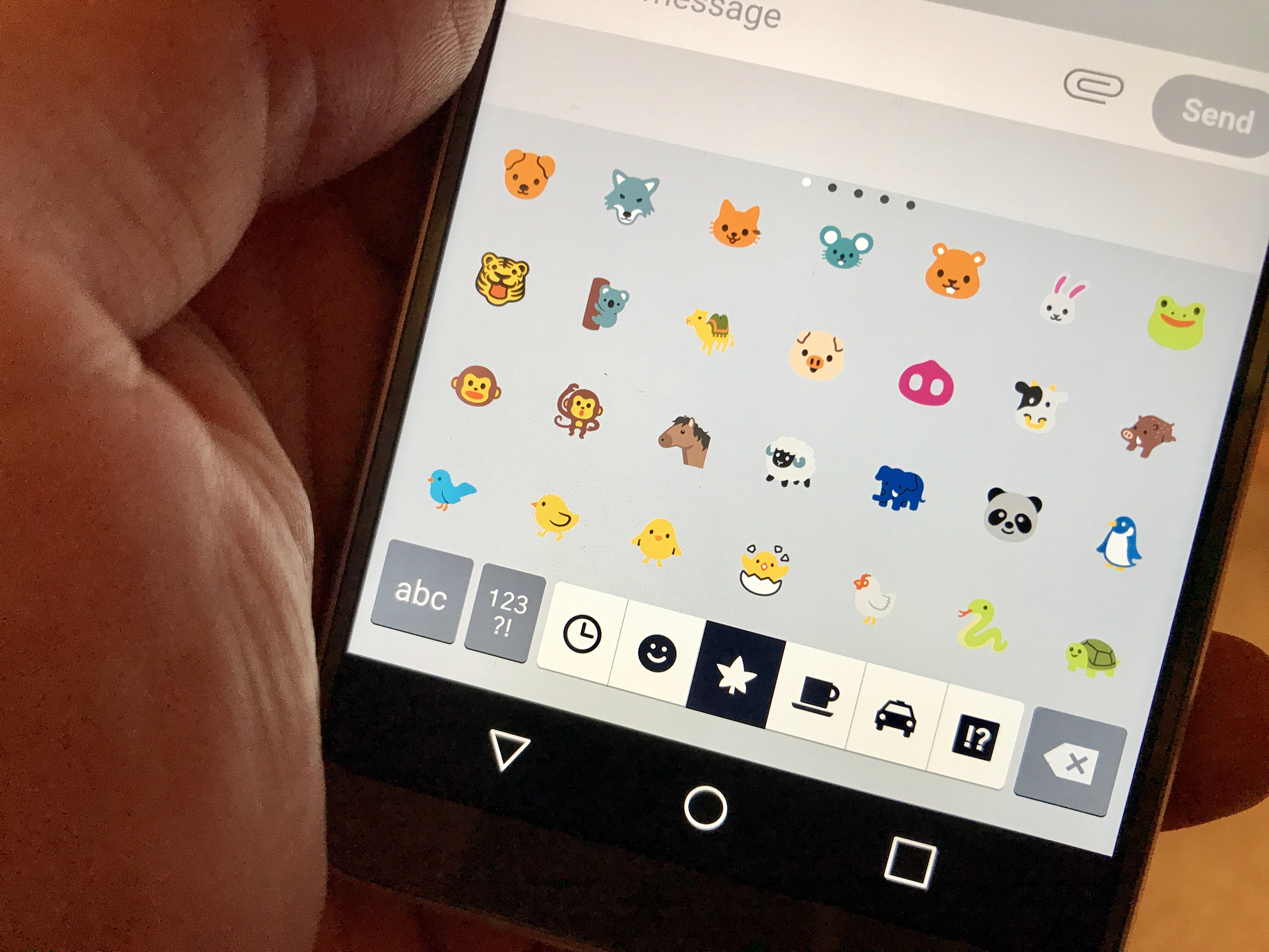 How to use LG G6 emoji.
