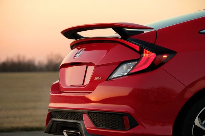 The prominent 2017 Honda Civic Si spoiler.