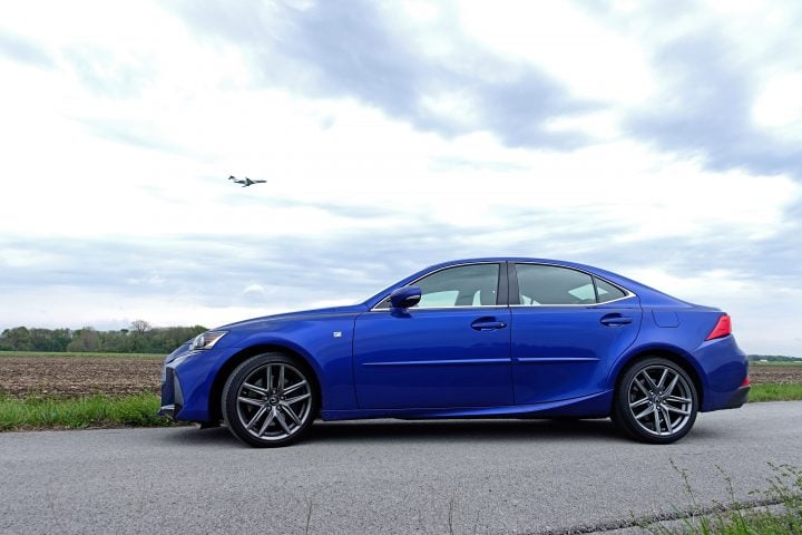 The 2017 Lexus IS 350 F Sport offers fun at your fingertips.