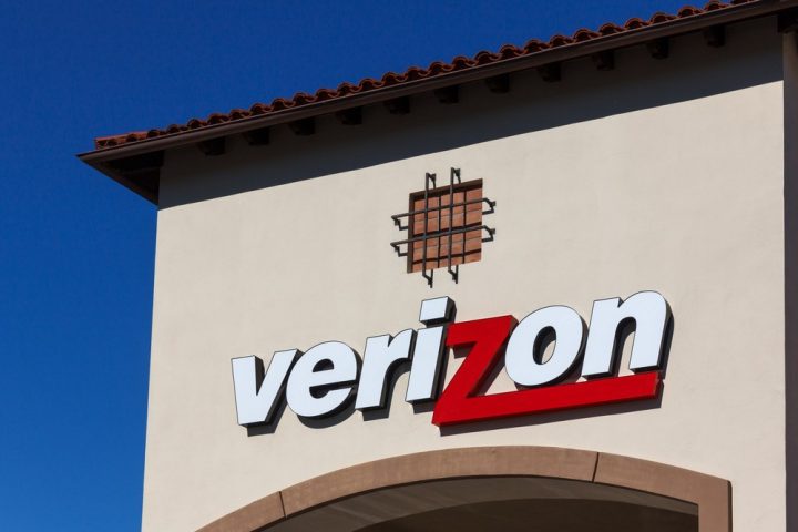 Are there Verizon problems today? Ken Wolter / Shutterstock.com