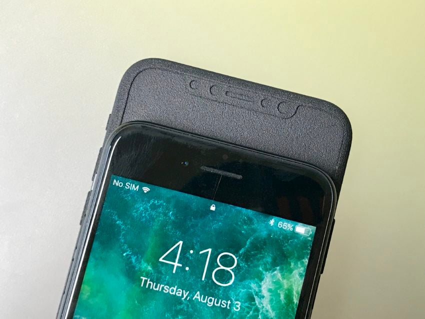 The iPhone 8 mock up is about the same width as the iPhone 7, despite a much larger screen.