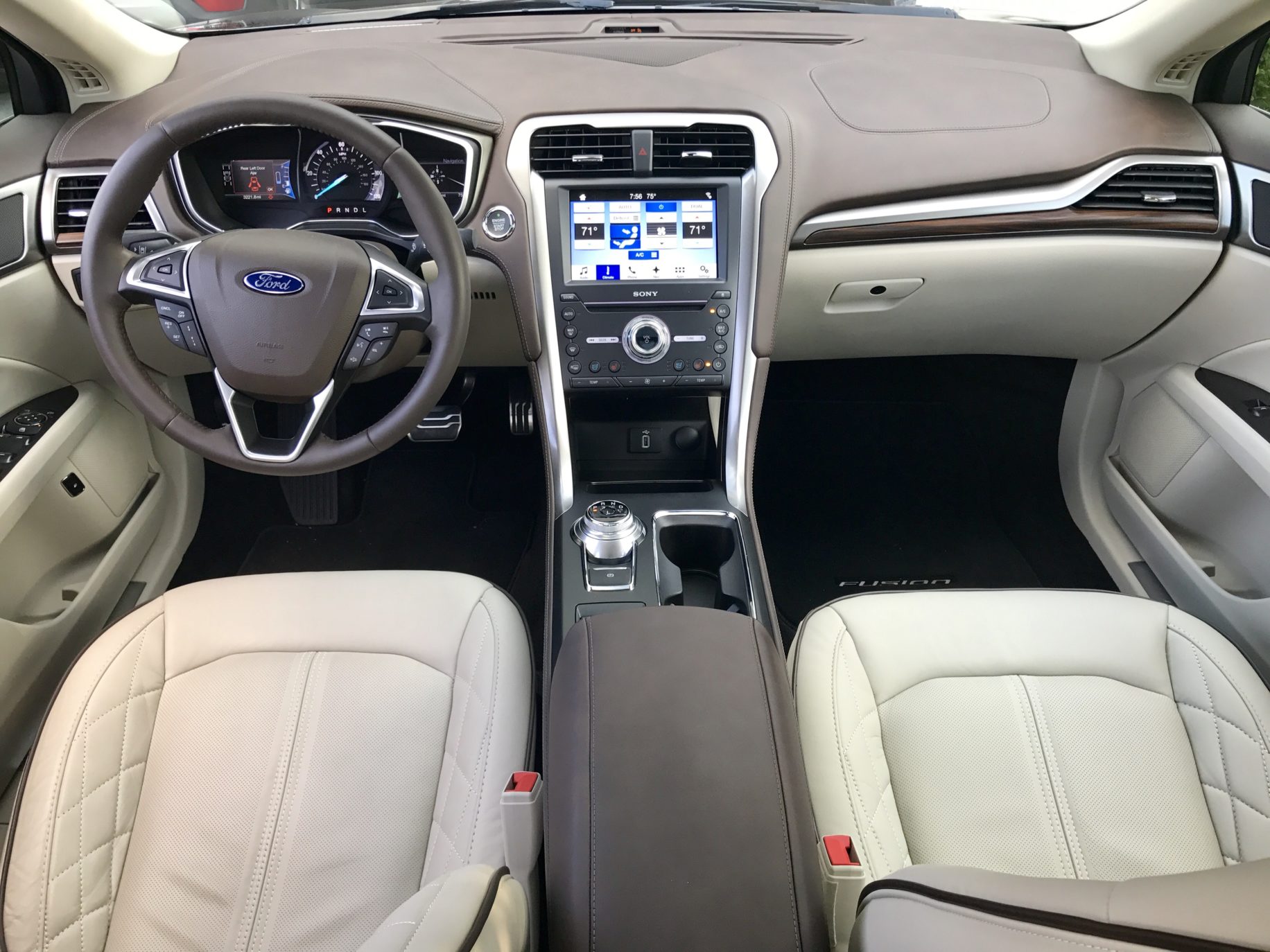 Ford Fusion Hybrid 2015