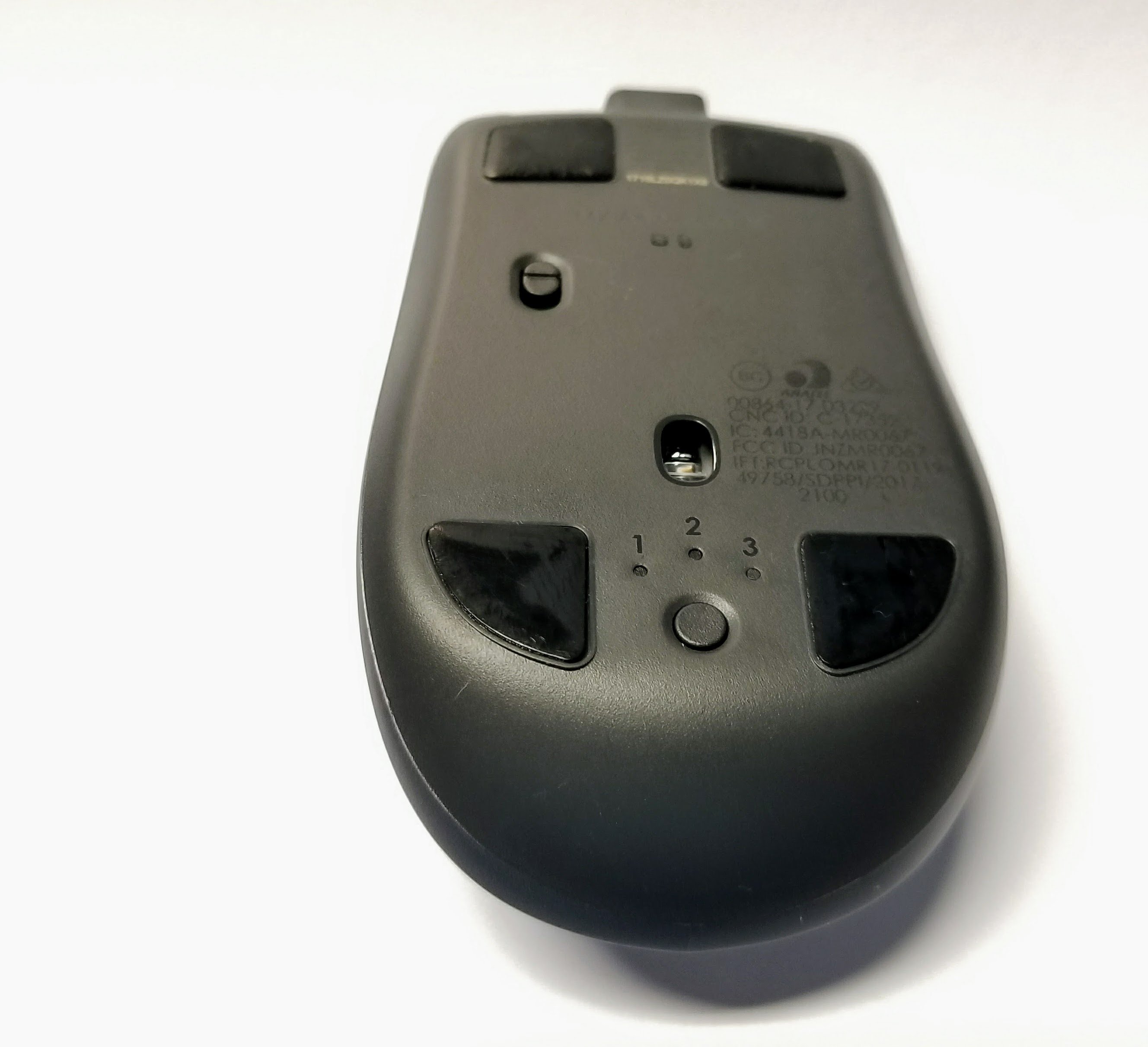 parte inferior del mouse bluetooth logitech mx anywhere 2s