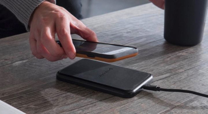 With the Mophie Charge Force iPhone 7 case you can wirelessly charge your iPhone.