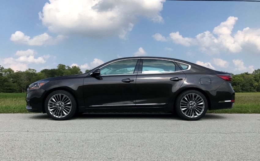 The 2017 Kia Cadenza delivers a quiet, comfortable ride.
