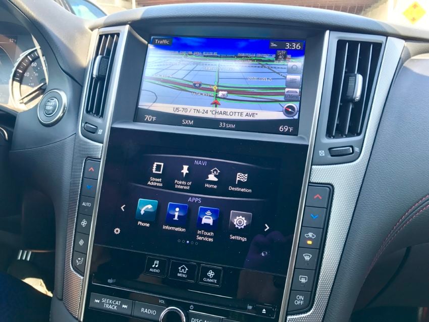 The dual screen system in the Infiniti Q50 combines a large display screen with a smaller touch screen to show you more information at a glance. 