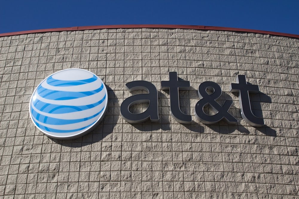 Here are the reasons to switch to AT&T and the reasons not to leave your current carrier. Rob Wilson / Shutterstock.com