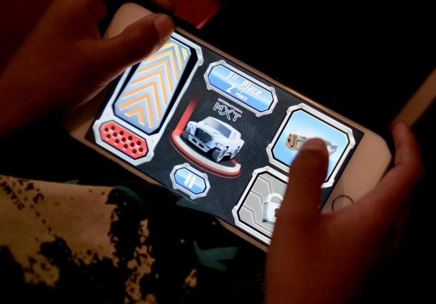 Anki OVERDRIVE: Fast & Furious Edition Review: Controller in App