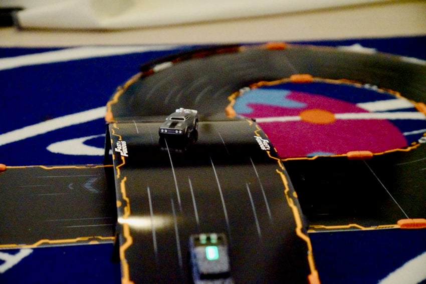 Anki OVERDRIVE: Fast & Furious Edition Review: Ice Charger and MXT race on track