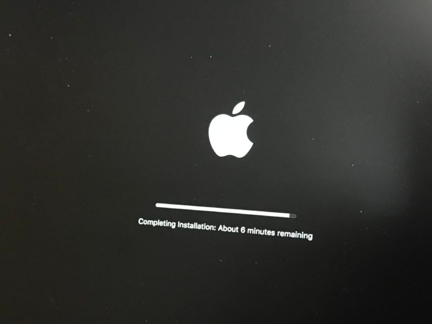 This is the last screen you will see before the macOS High Sierra install finishes. 