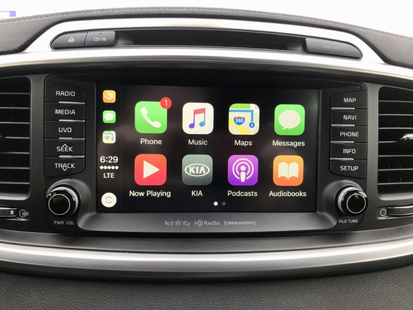 The touch screen is large, responsive and supports Apple CarPlay & Android Auto.
