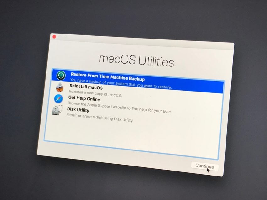 How to downgrade macOS High Sierra to macOS Sierra with a Time Machine Backup.
