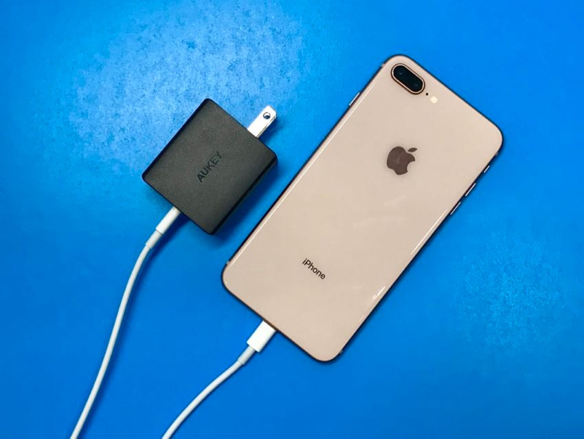 This is what you need to fast charge the iPhone 8 or iPhone 8 Plus. 