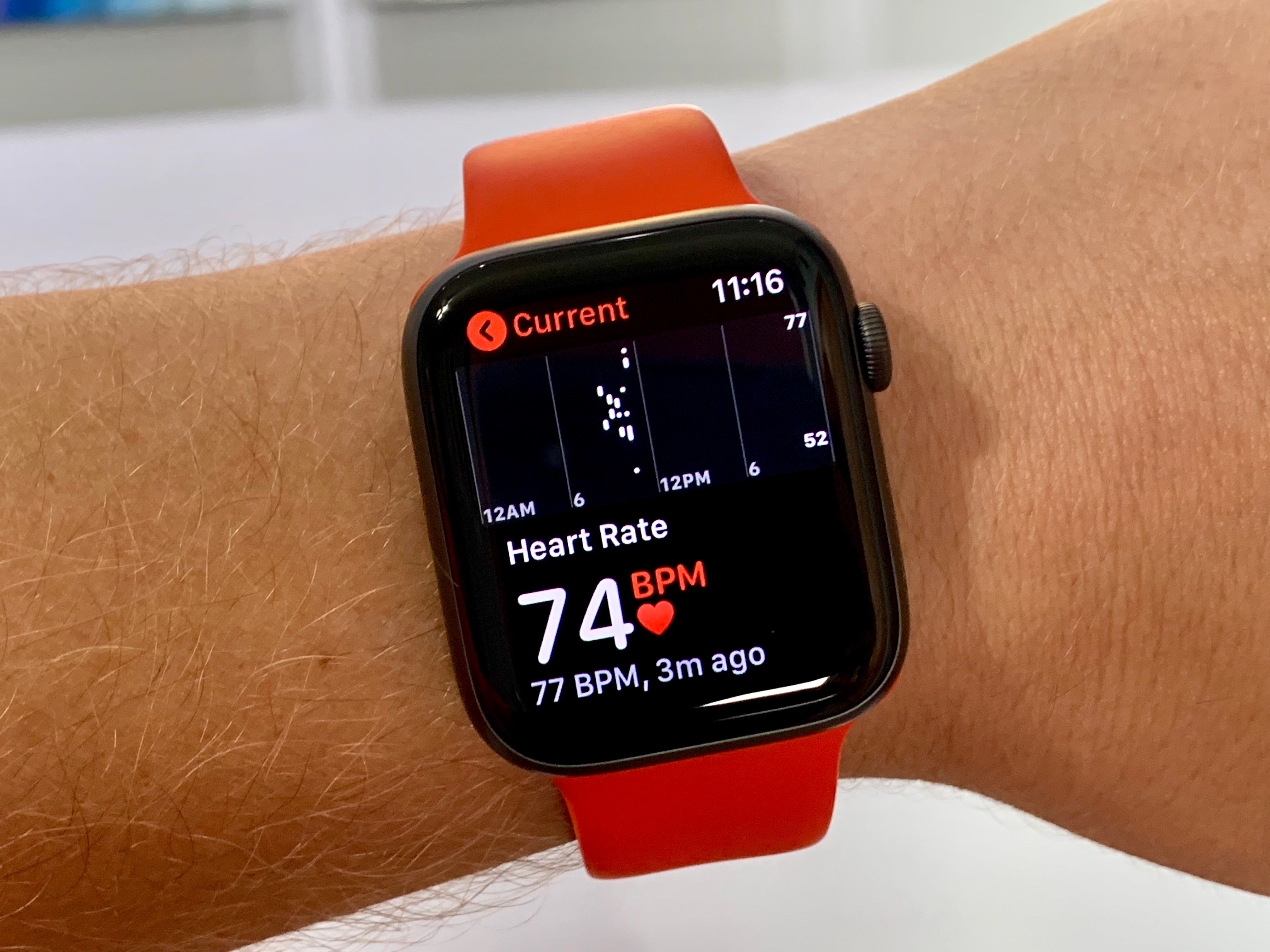 apple watch 5 worth waiting for