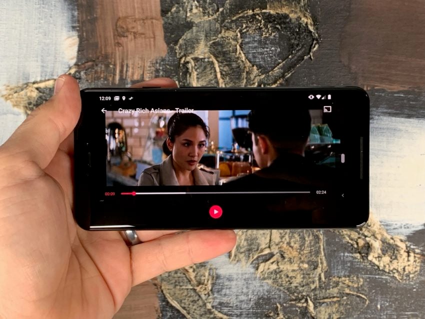 The Pixel 3 XL features a large beautiful screen.