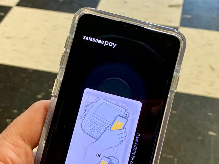 Make payments anywhere with Samsung Pay.