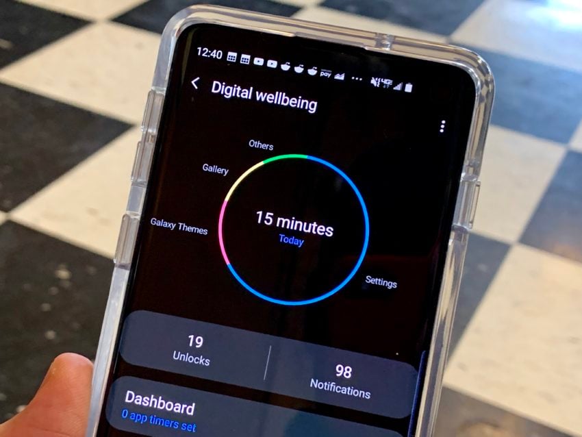 Track your digital wellbeing with the Galaxy S10.