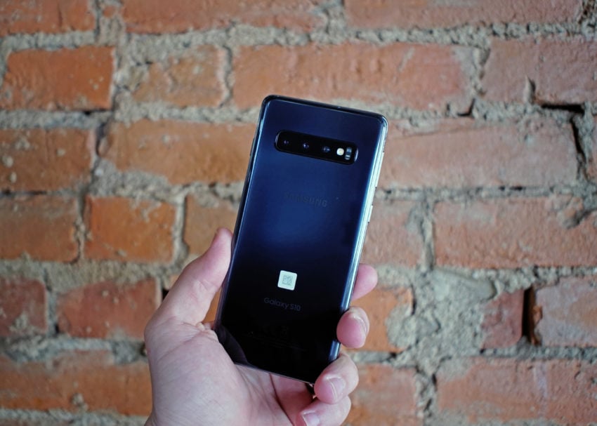 The Galaxy S10 is easy to use with one hand.