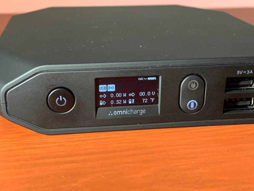Always know the status of your portable charger with this OLED display.