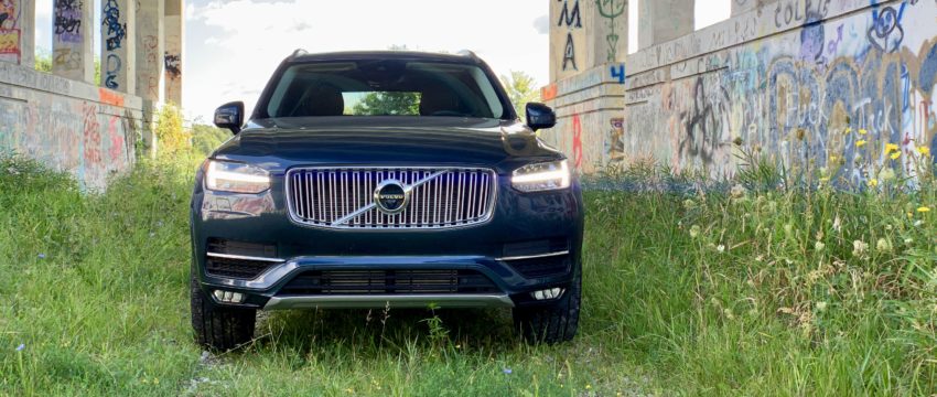 How does the XC90 drive?
