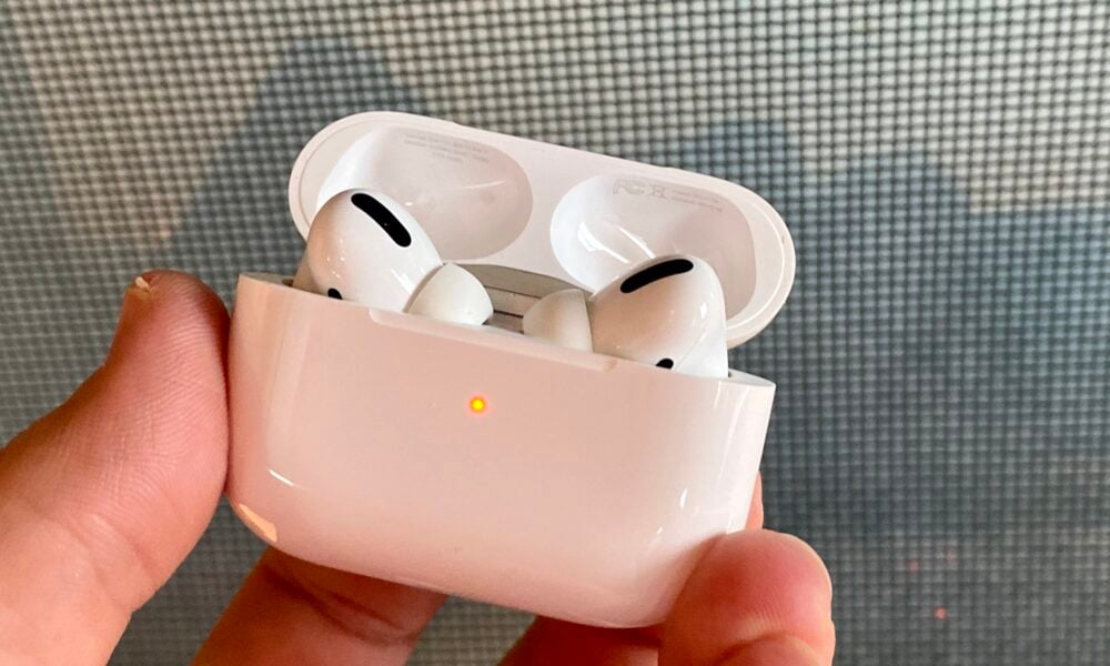 5 Reasons to Buy AirPods Pro & 3 Reasons Not To