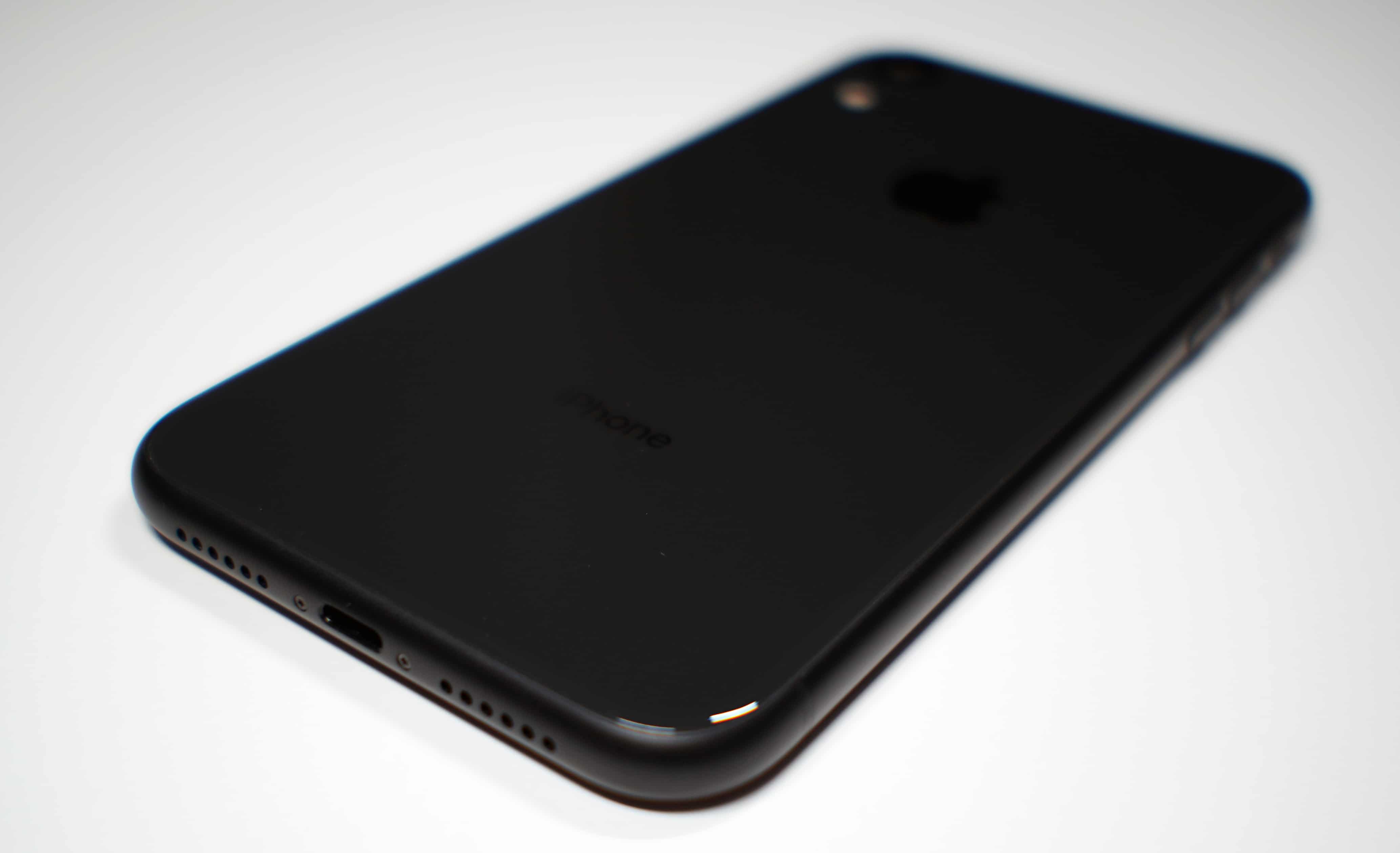 Ios xr. Iphone XR IOS 14.4. Iphone XR чёрный боковые грани. Iphone XR черный фото. Картинки iphone XR черного цвета