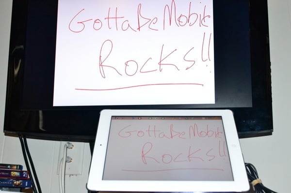 2Screens is a whiteboard app that uses wireless mirrong thorugh AirPlay