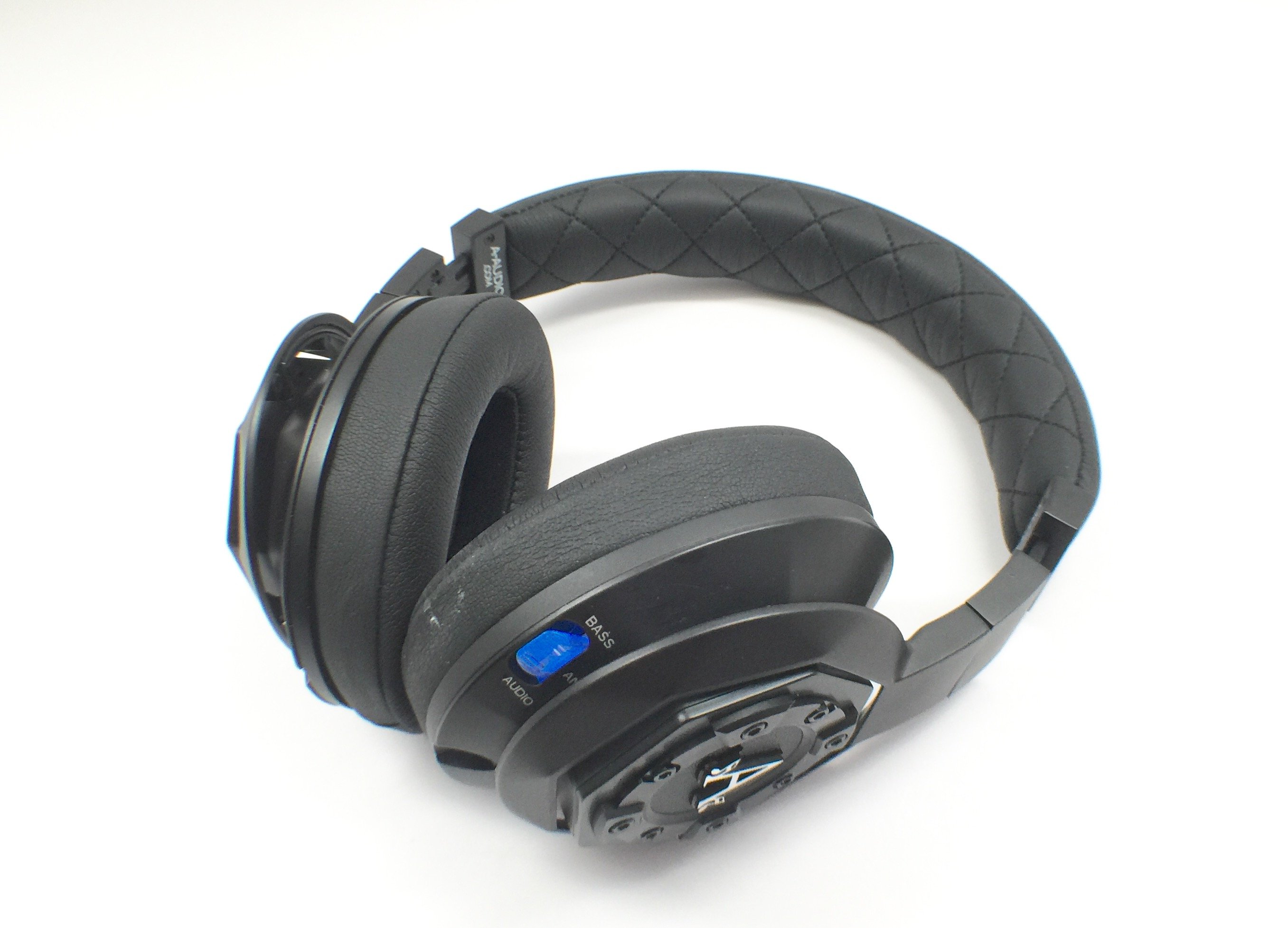 The A-Audio Legacy headphones are comfortable, sound good and include an option to connect a second pair of headphones.