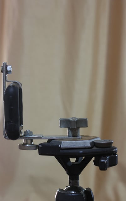 DIY smartphone tripod