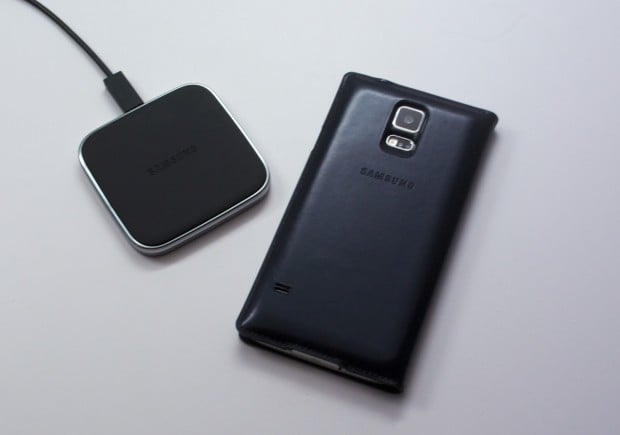 Charge and add a luxurious leather to your Galaxy S5.