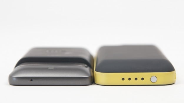 HTC Thunderbolt Extended Battery v. iPhone 4 w/ Mophie Juice Air HTC Thunderbolt Extended Battery v. iPhone 4 w/ Mophie Juice Air