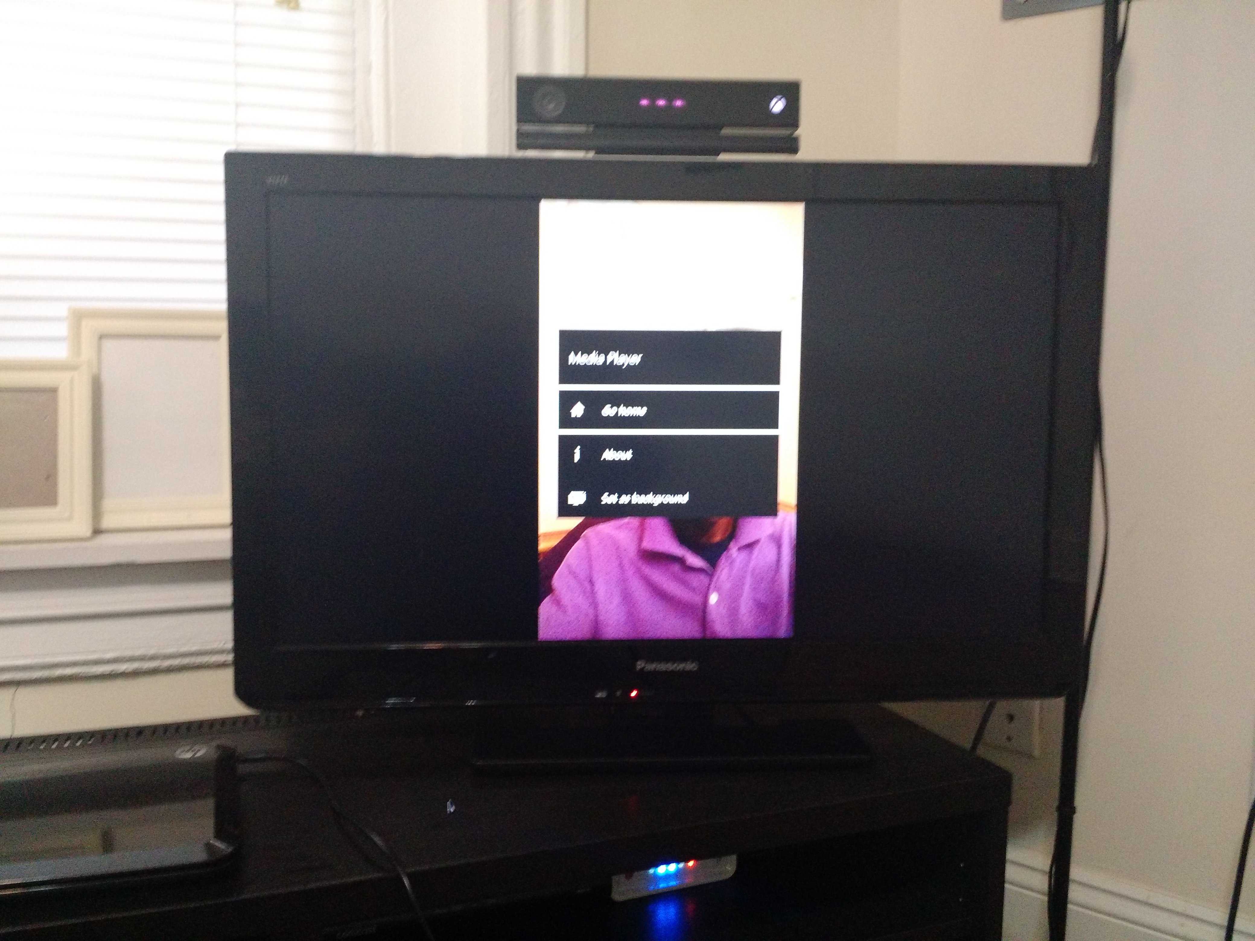 How to Set Xbox One Backgrounds