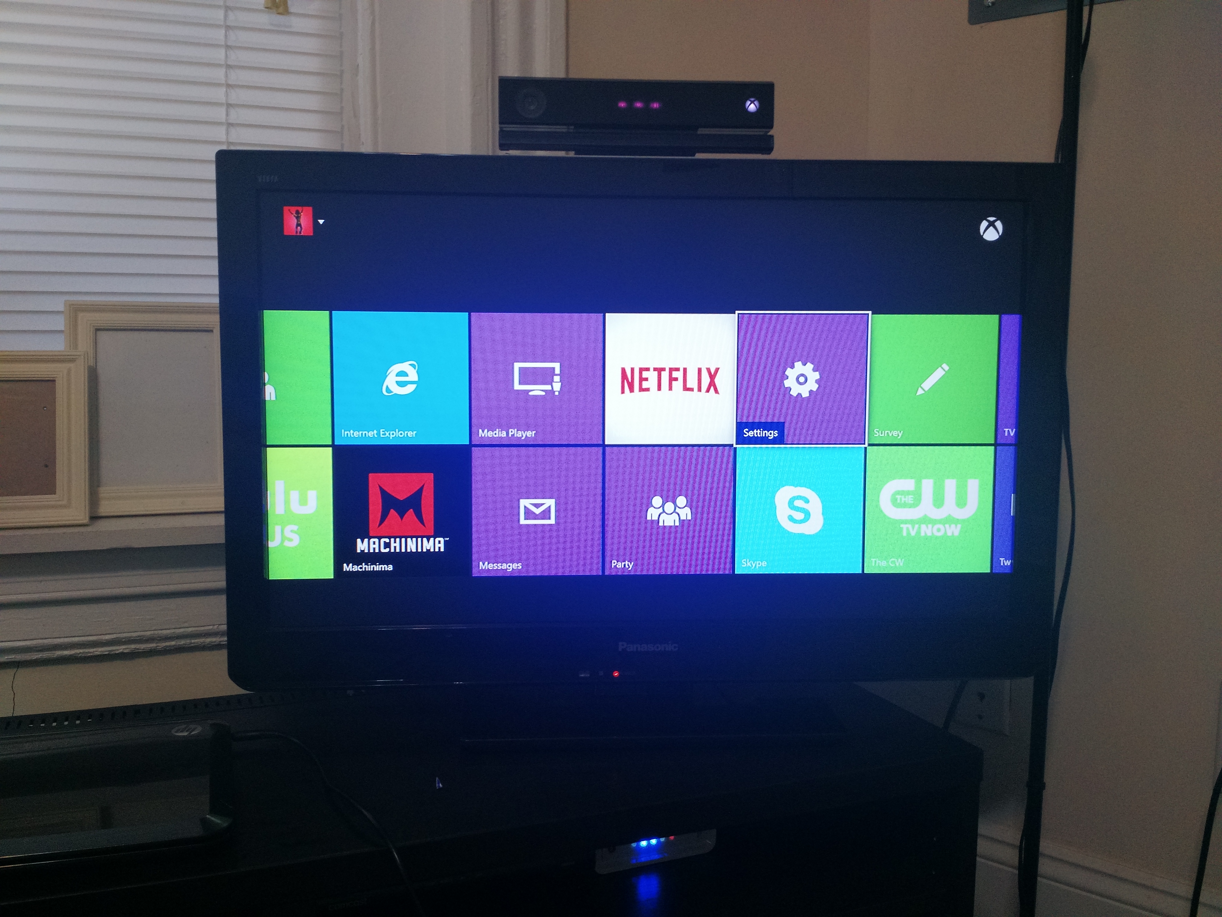 How to Set Xbox One Backgrounds