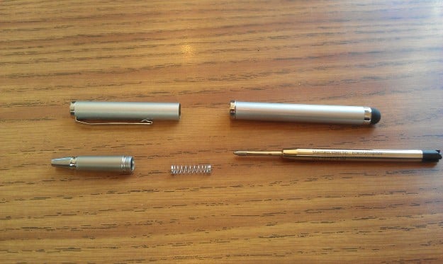RocketFish Stylus and Pen uses Schneider pen refills