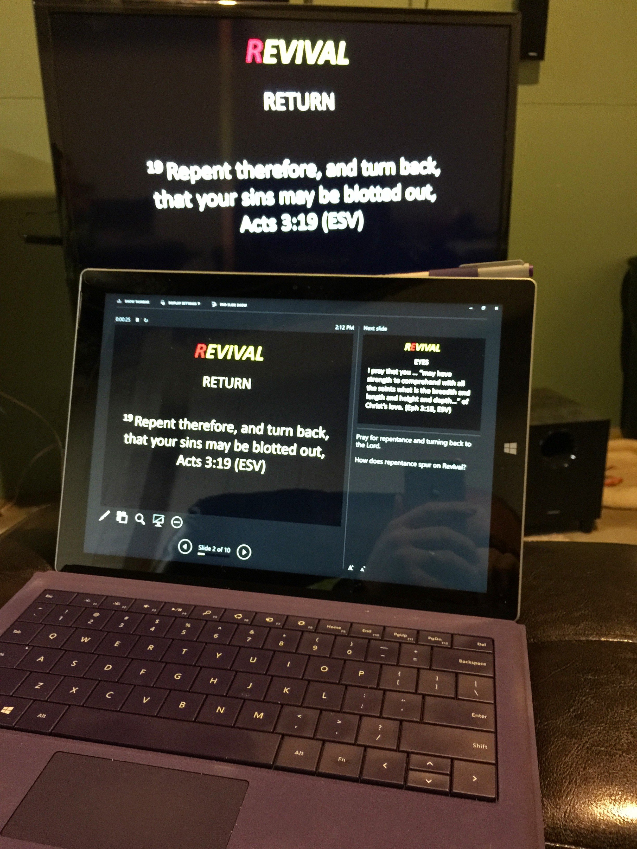 surface and wireless display adapter for powerpoint