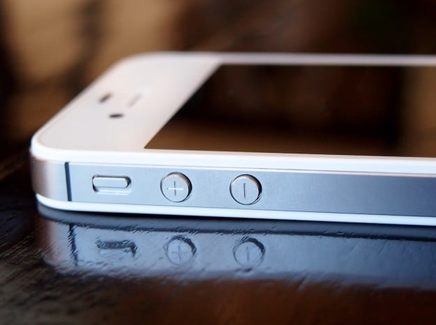 iOS 8.1 iPhone 4s performance is much better than iOS 8 or iOS 8.0.2 according to users.
