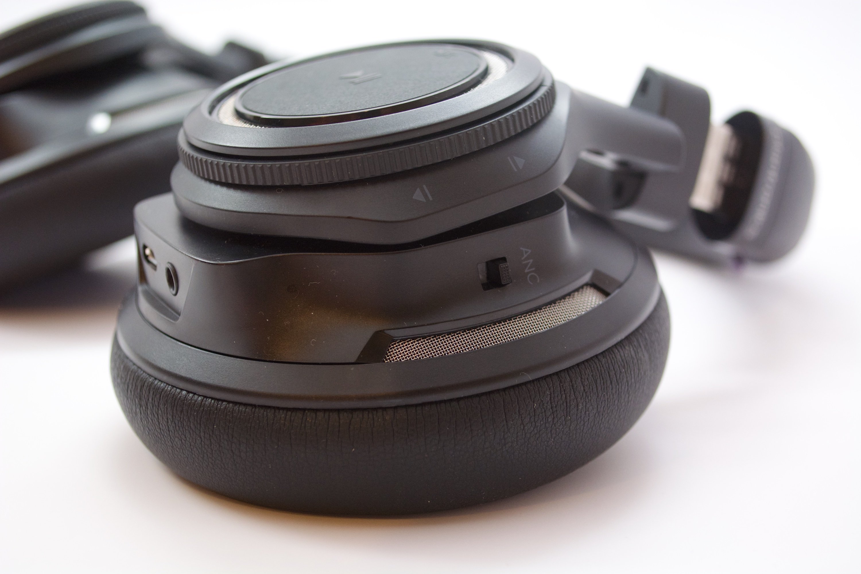 Controls on the ear cups make it easy to change volume or track.