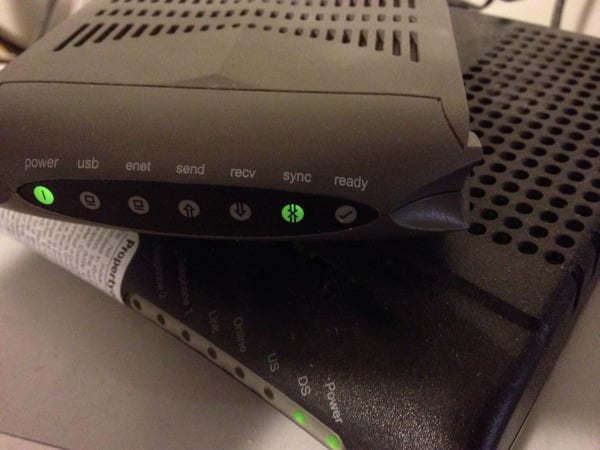 Blinking Sync light indicates the modem cannot connect to the Internet