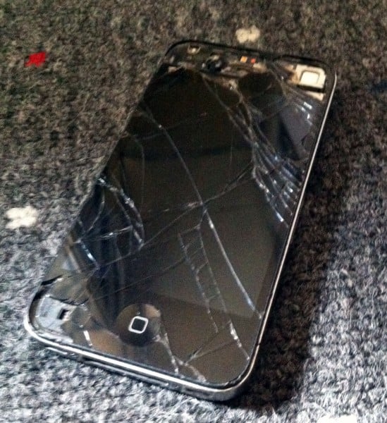 cracked screen iphone still works