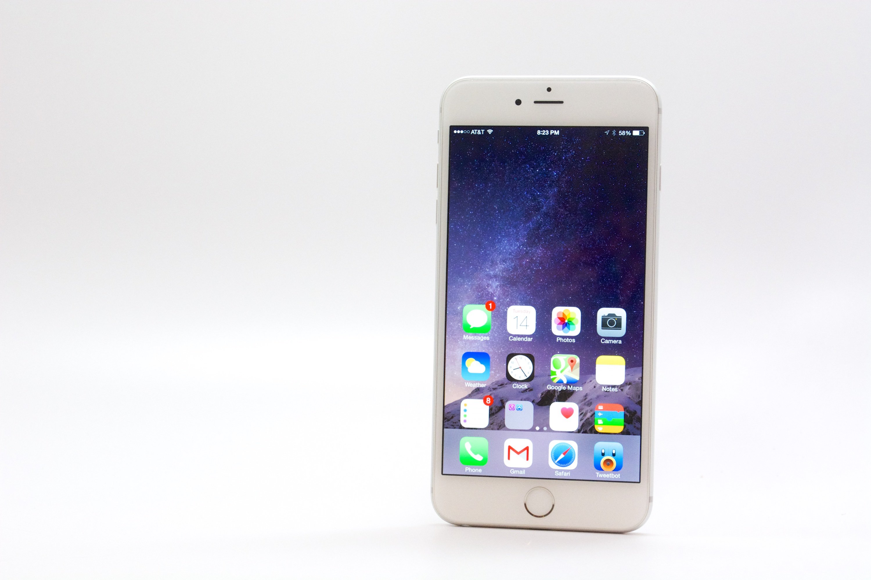 Overall iOS 8.1.1 connectivity is solid on the iPhone 6 Plus.