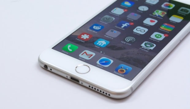 This is our iOS 8.1.2 review on the iPhone 6 Plus.